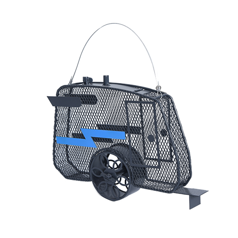 Un comedero para pájaros de coche.